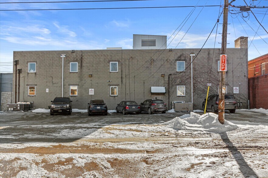 More Photos Of 6114 W Capitol Dr, Milwaukee Medical For Sale