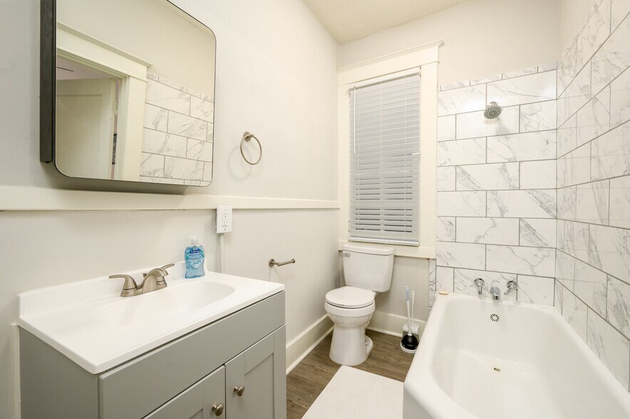 More Photos Of 60 N Willett St, Memphis Apartments For Sale