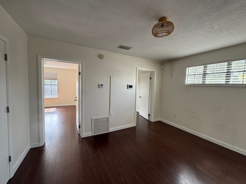 More Photos Of 401-411 Brevard Ave, Cocoa Storefront Retail Office For Lease