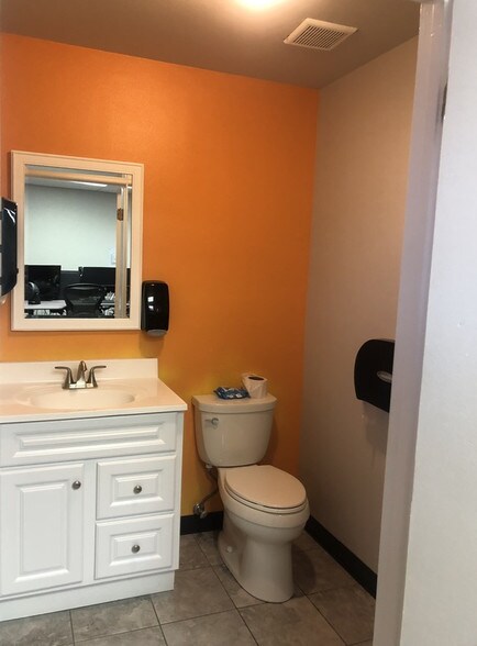 More Photos Of 13555 Automobile Blvd, Clearwater Medical For Lease