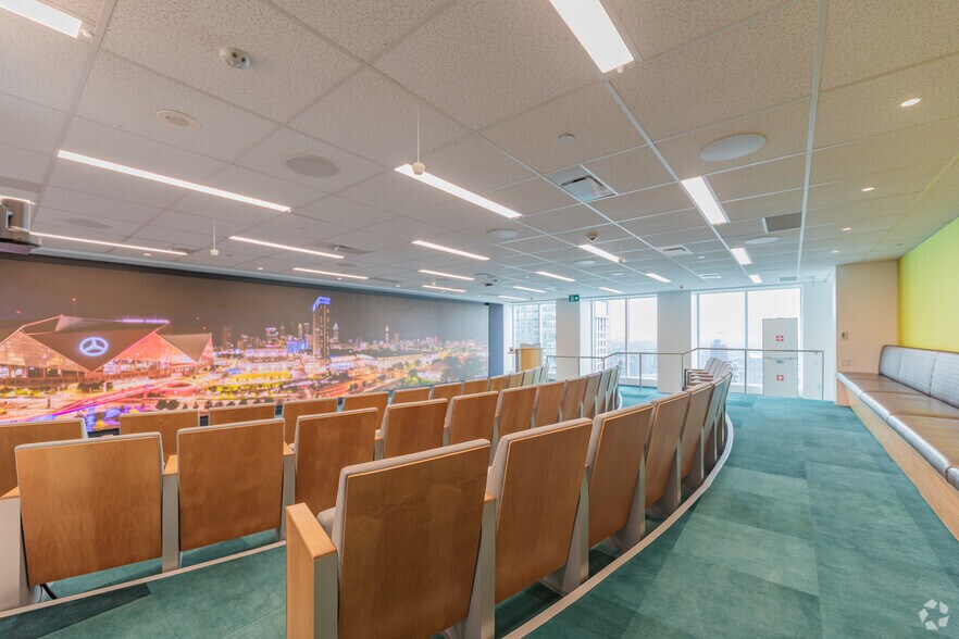 More Photos Of 181 Bay St, Toronto Office For Lease