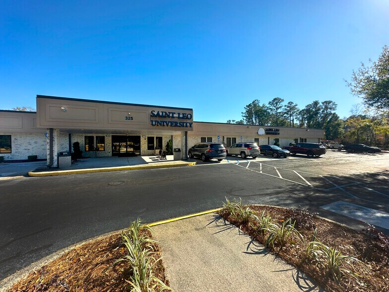 Primary Photo Of 325 W Montgomery Cross Rd, Savannah Medical For Lease