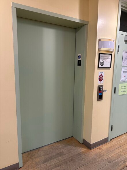 More Photos Of 36 King St, Littleton Specialty For Sale