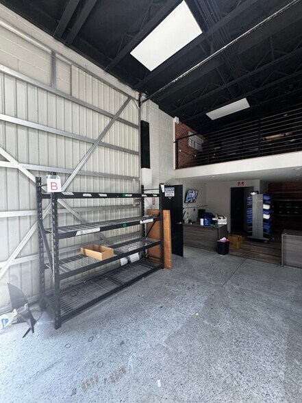 More Photos Of 5300 Sunset Blvd, Los Angeles Auto Repair For Lease
