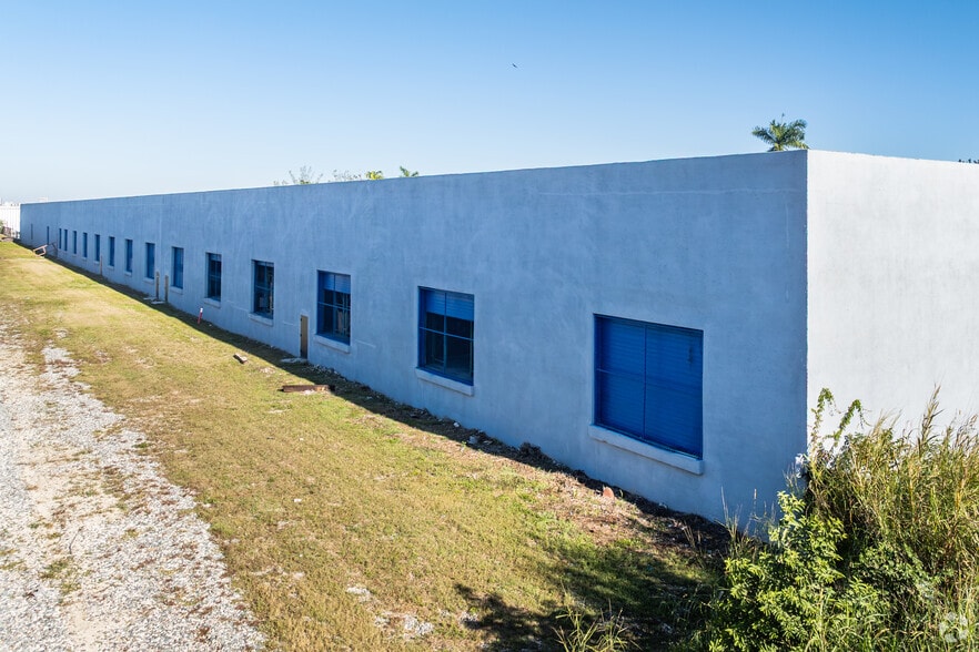 More Photos Of 9970 NW 89th Ct, Medley Warehouse For Lease