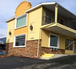 Primary Photo Of 1325 W Highway 76, Branson Hotel For Sale