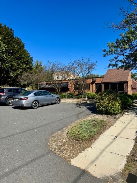More Photos Of 397 N 9th Ave, Scranton Medical For Sale