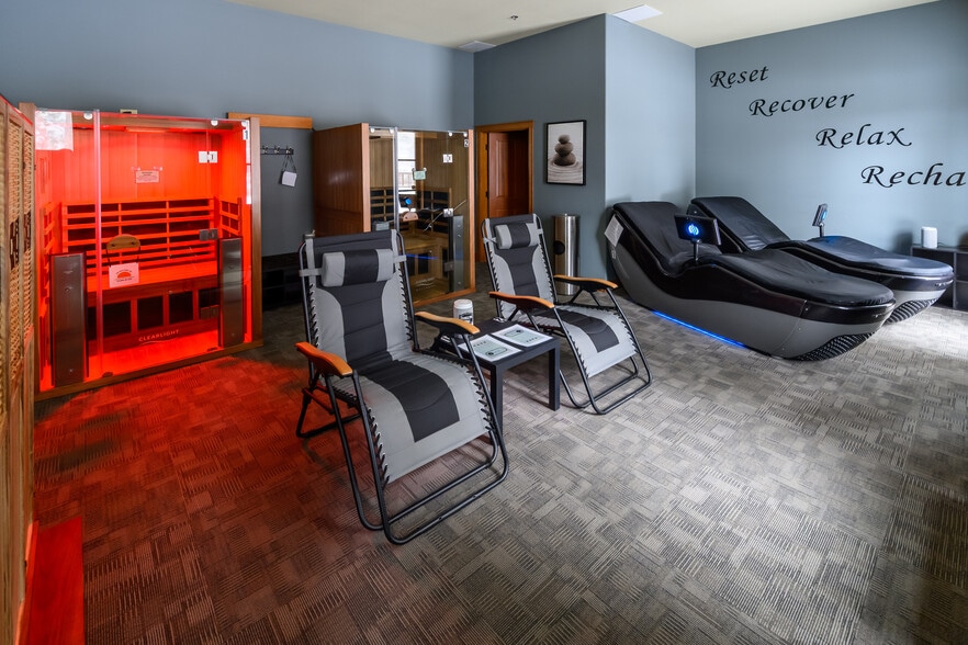 More Photos Of 1001 E Desperado Trl, Sisters Health Club For Sale