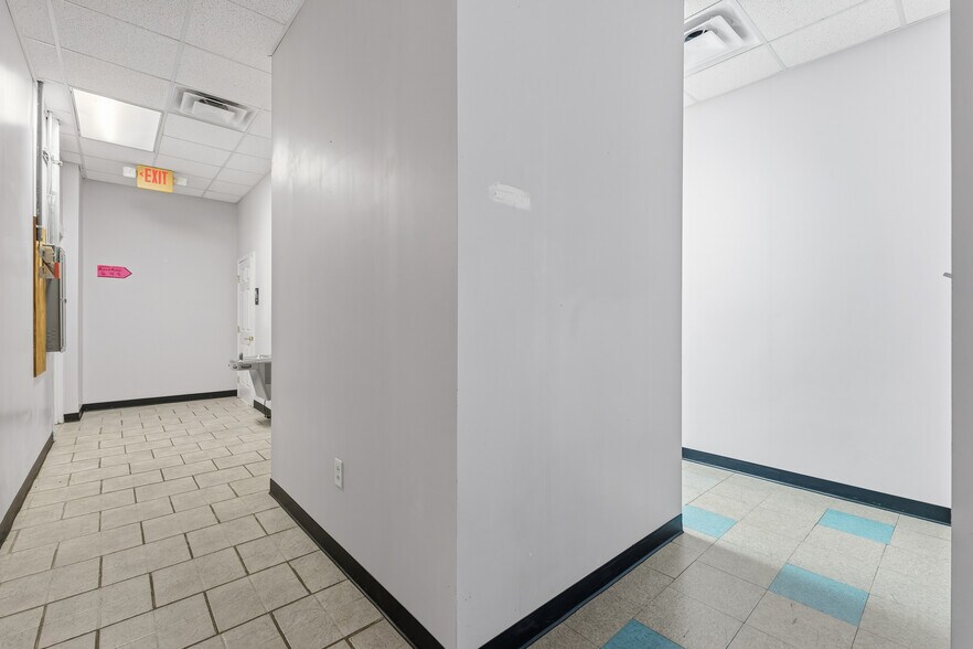 More Photos Of 45 Old Peachtree Rd NE, Suwanee General Retail For Lease