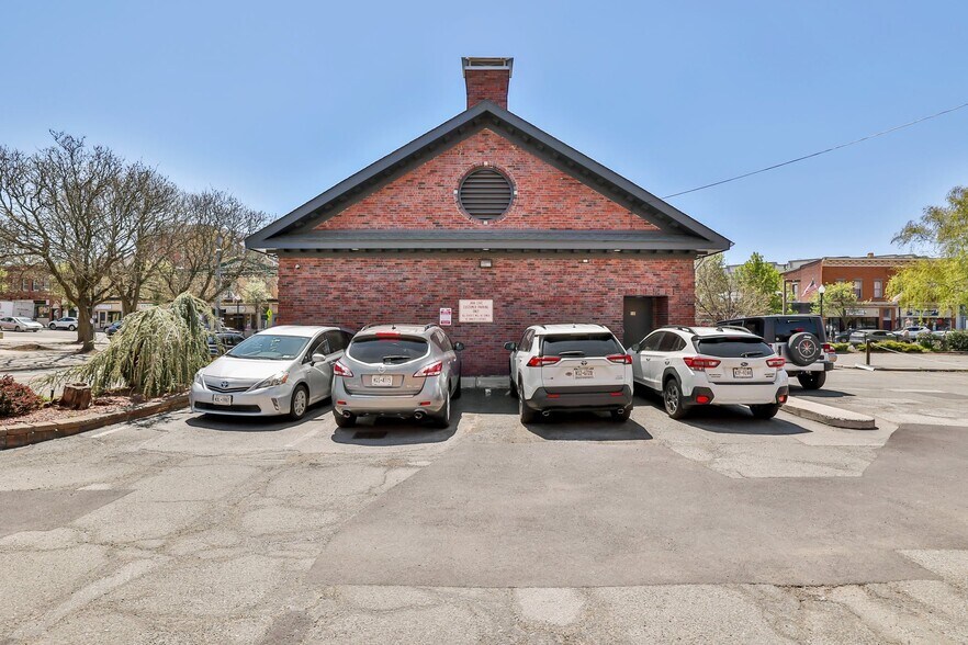 More Photos Of 50 Lafayette Ave, Suffern Freestanding For Lease