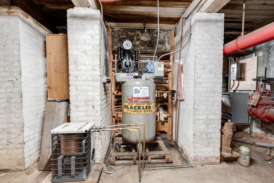 More Photos Of 54 Franklin St, Brooklyn Apartments For Sale