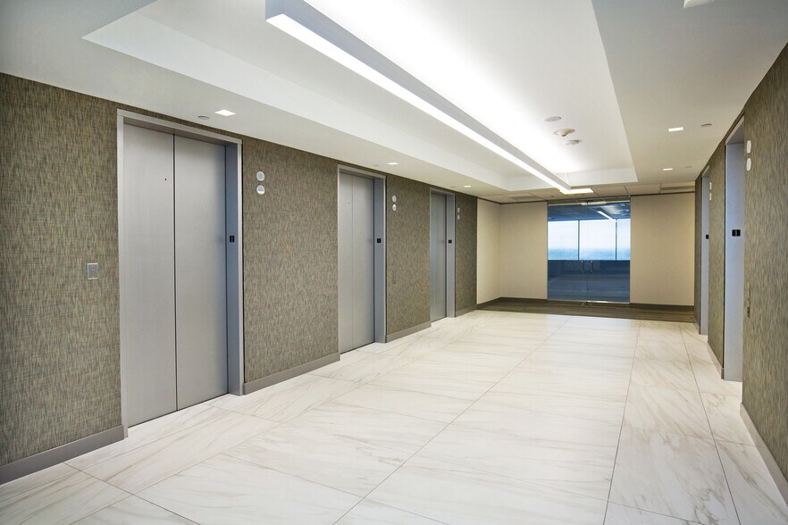 More Photos Of 3030 Lyndon B Johnson Fwy, Dallas Office For Lease