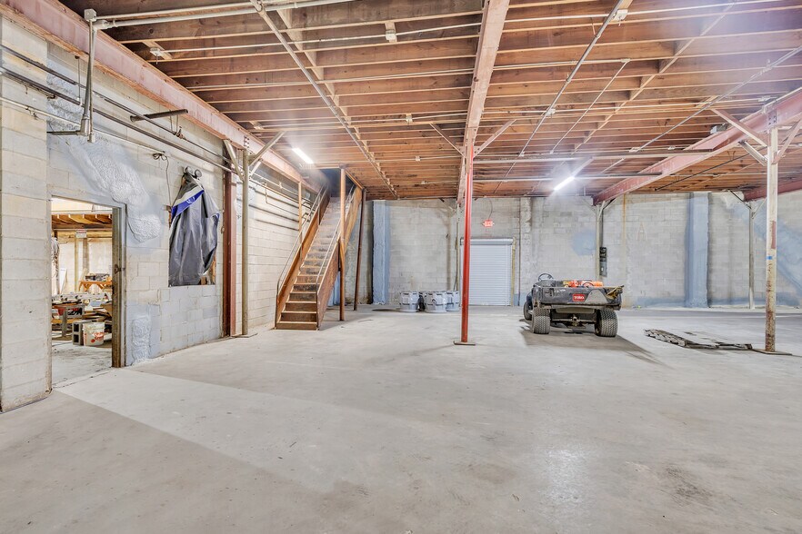 More Photos Of 121 Trotter Industrial Ln, Saluda Warehouse For Lease