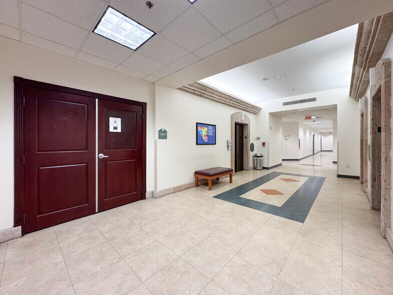 More Photos Of 1710 E Saunders St, Laredo Medical For Lease