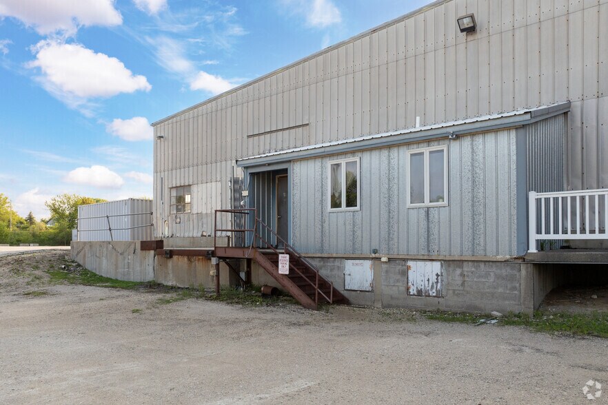 More Photos Of 625 Menomonee St, Theresa Warehouse For Lease