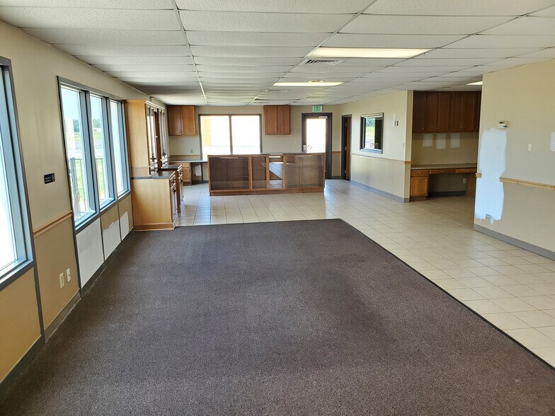 More Photos Of 426 W Ludwig Rd, Fort Wayne Storefront Retail Office For Lease