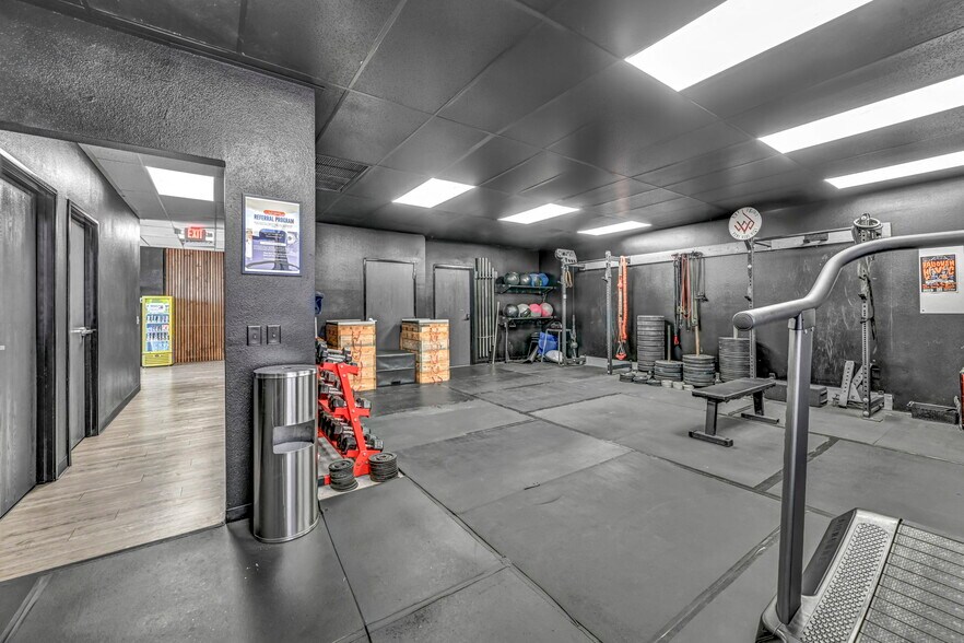 More Photos Of 181 N Gibson Rd, Henderson Warehouse For Sale