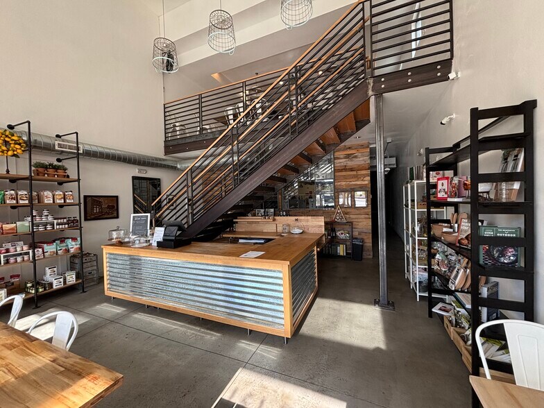 More Photos Of 151 S Main St, Springville Storefront For Lease
