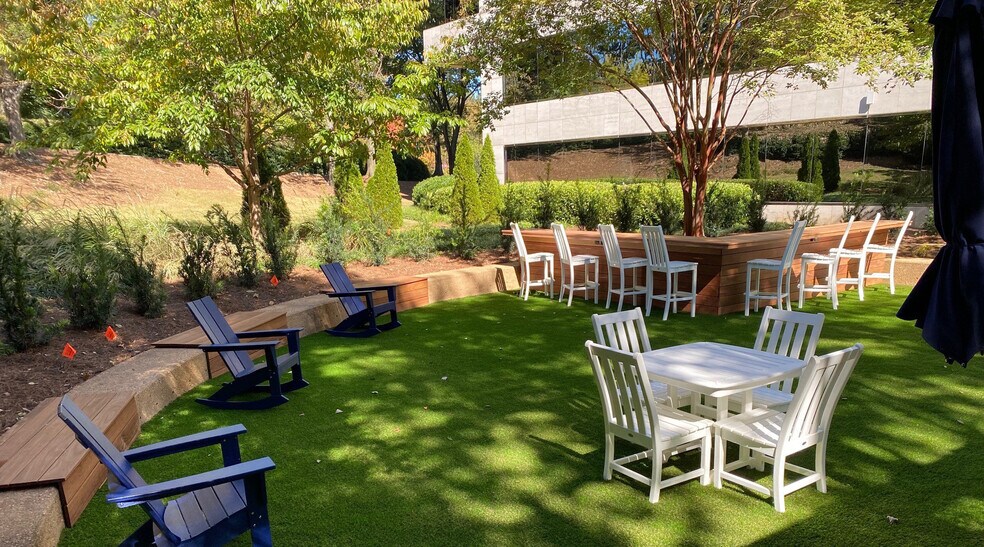 More Photos Of 900 Ashwood Pky, Atlanta Office For Lease