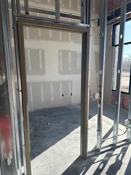 More Photos Of 606 N 210th St, Elkhorn Storefront For Lease
