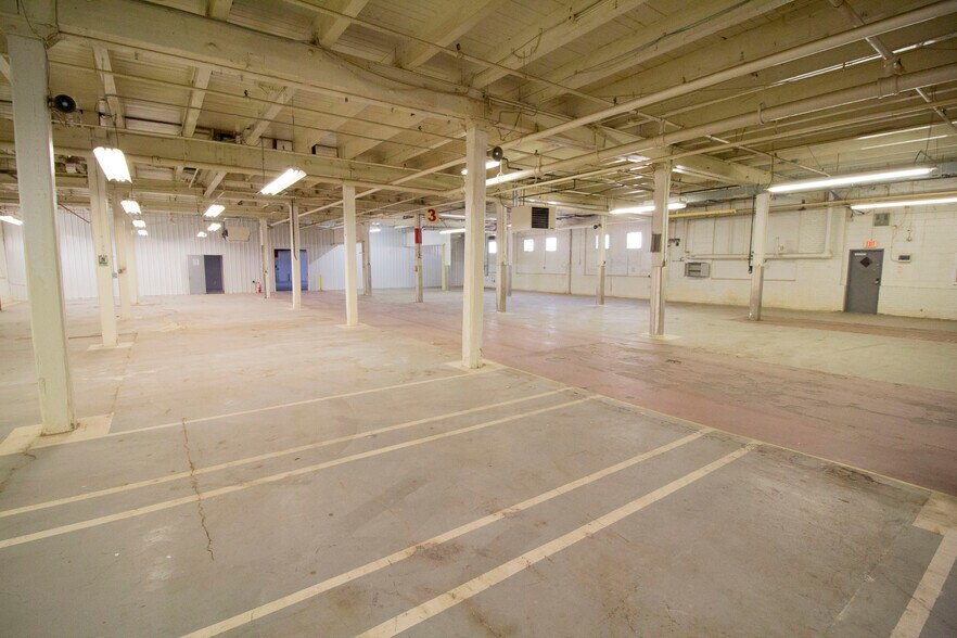 More Photos Of 126 Avenue C, Springfield Manufacturing For Sale
