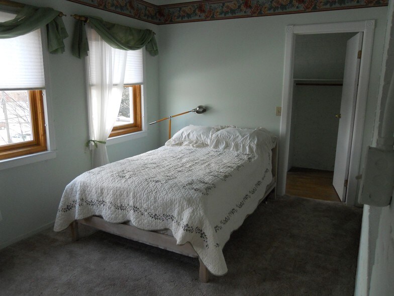 More Photos Of 115 S Main St, Vassar Office Residential For Lease