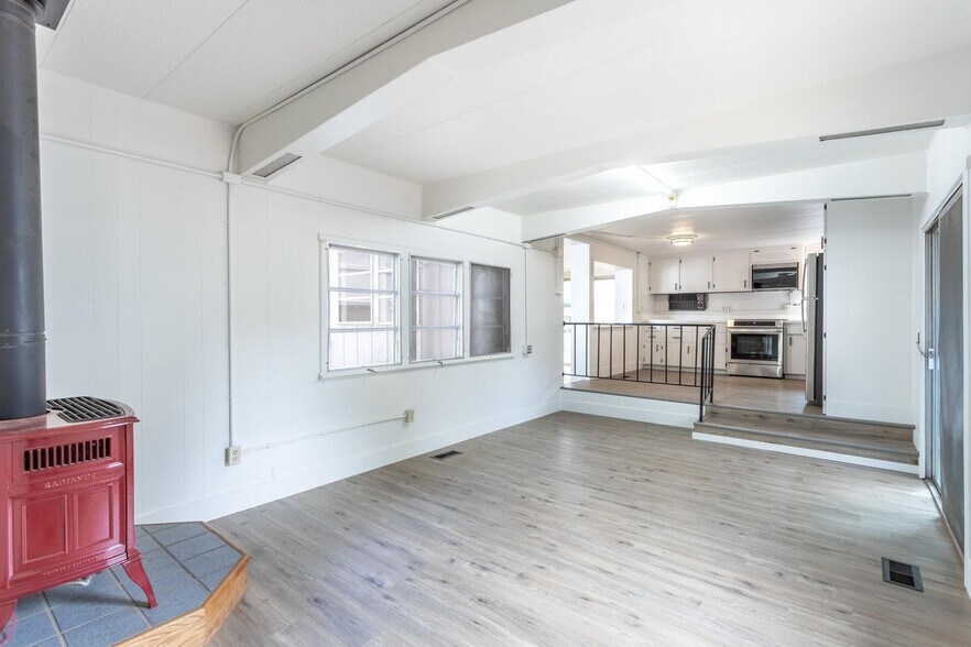 More Photos Of 37087 Main St, Burney Showroom For Sale