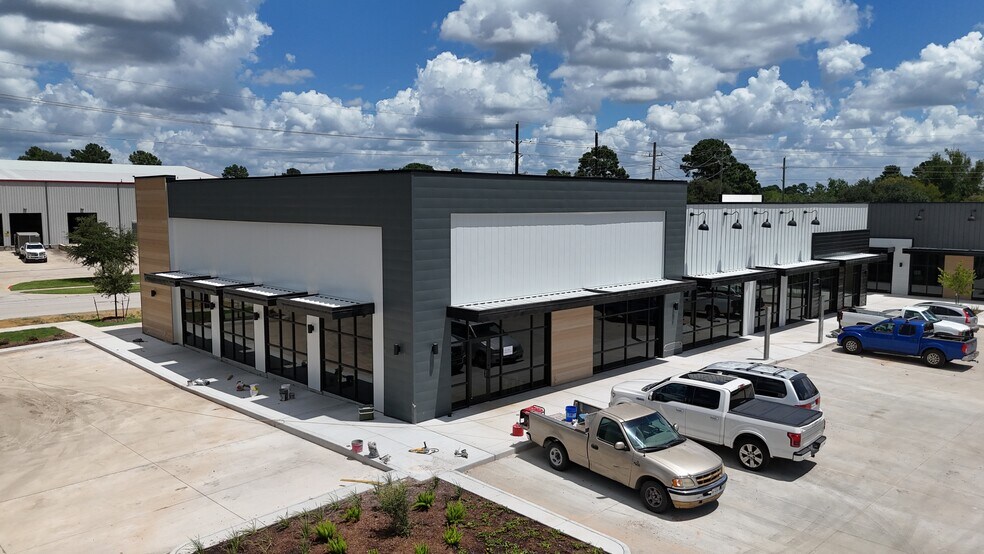 More Photos Of 12707 Theis Ln, Tomball Storefront For Lease