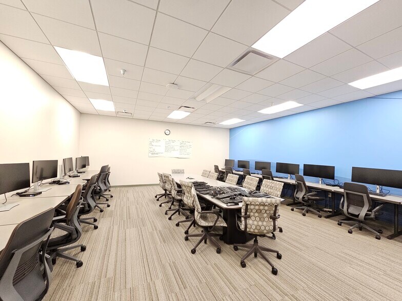 More Photos Of 3320 10th Ave S, Great Falls Office For Sale