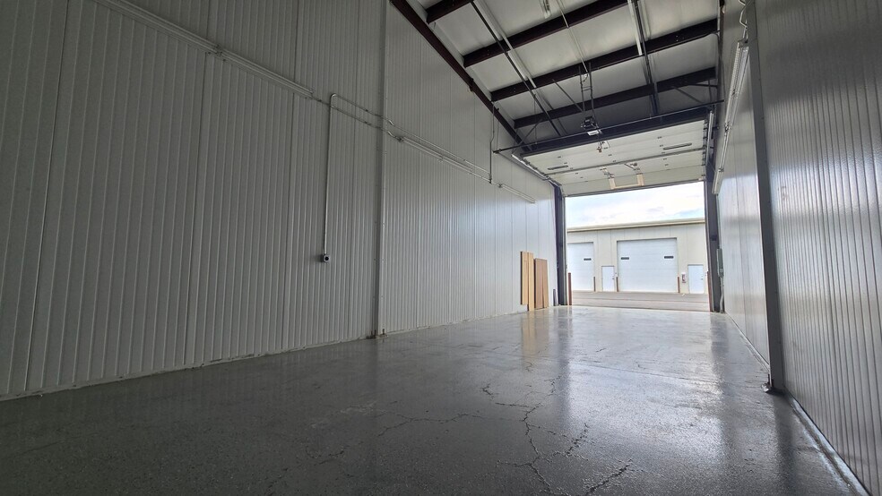 More Photos Of 3656 Stagecoach Rd, Longmont Warehouse For Sale