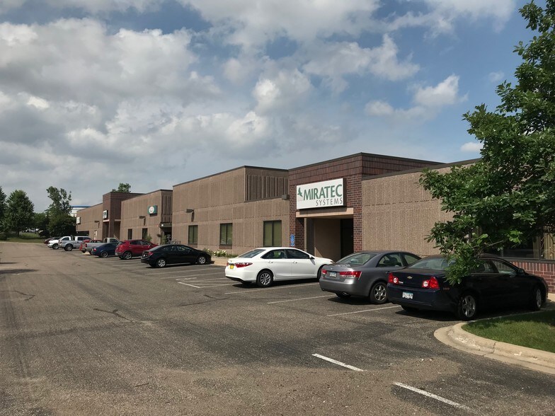 More Photos Of 640-660 Olive St, Saint Paul Light Manufacturing For Lease