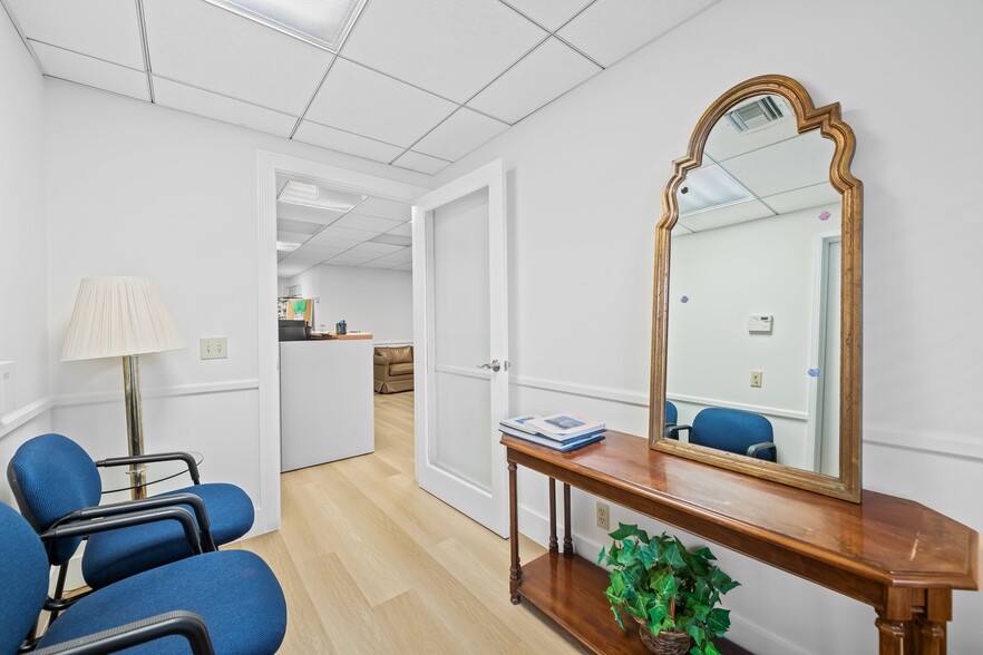 More Photos Of 1322 SE 3rd Ave, Fort Lauderdale Office For Sale