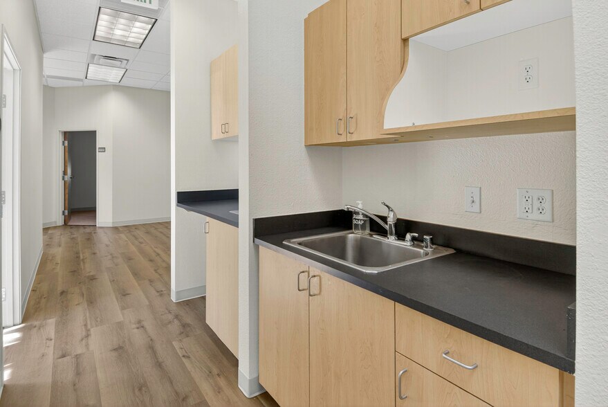 More Photos Of 88 Inverness Cir E, Englewood Office For Sale