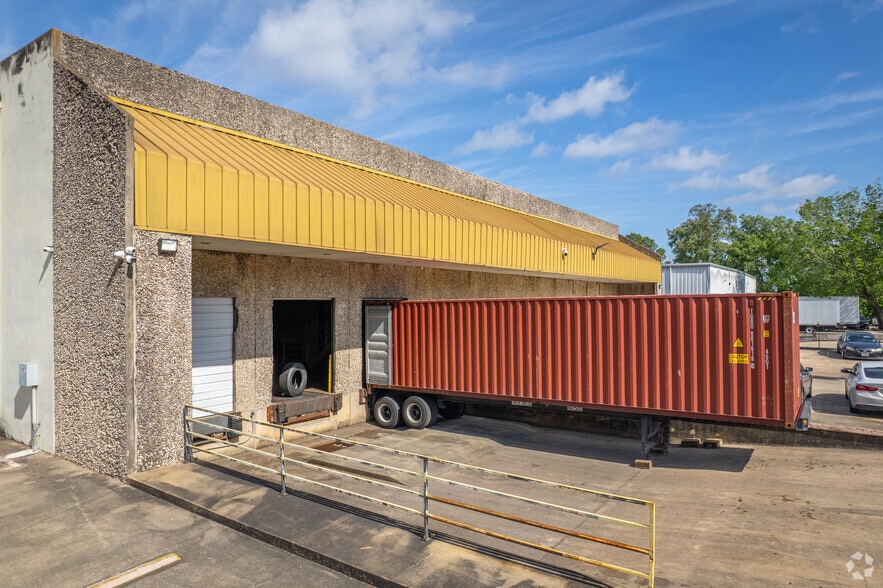 More Photos Of 1124 Blalock Rd, Houston Warehouse For Sale