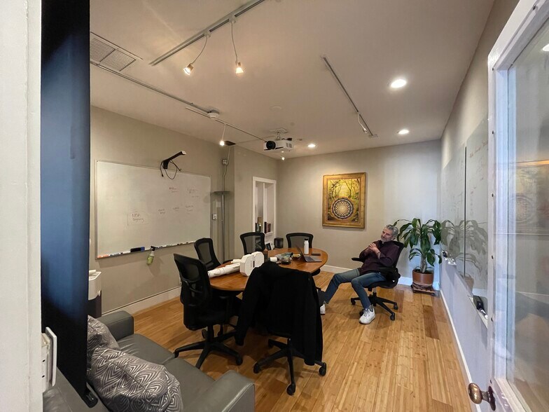 More Photos Of 1925 Francisco Blvd E, San Rafael Light Manufacturing For Lease