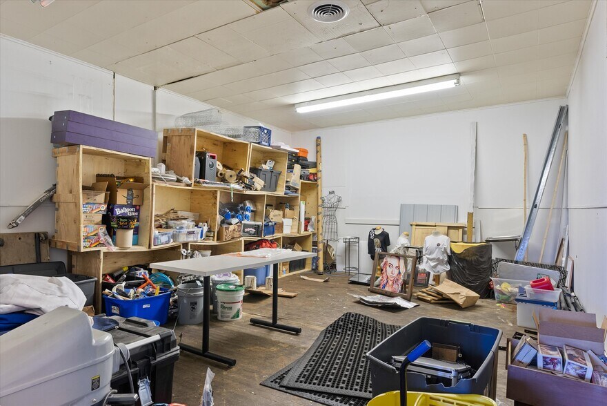 More Photos Of 1133 Indiana Ave, Sheboygan Storefront Retail Office For Lease