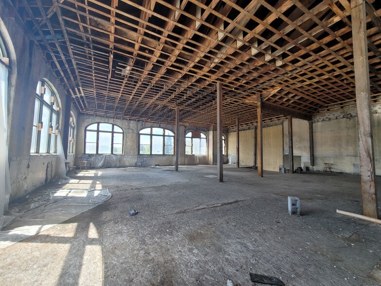 More Photos Of 1976 Valley St, Baker City Office Residential For Sale