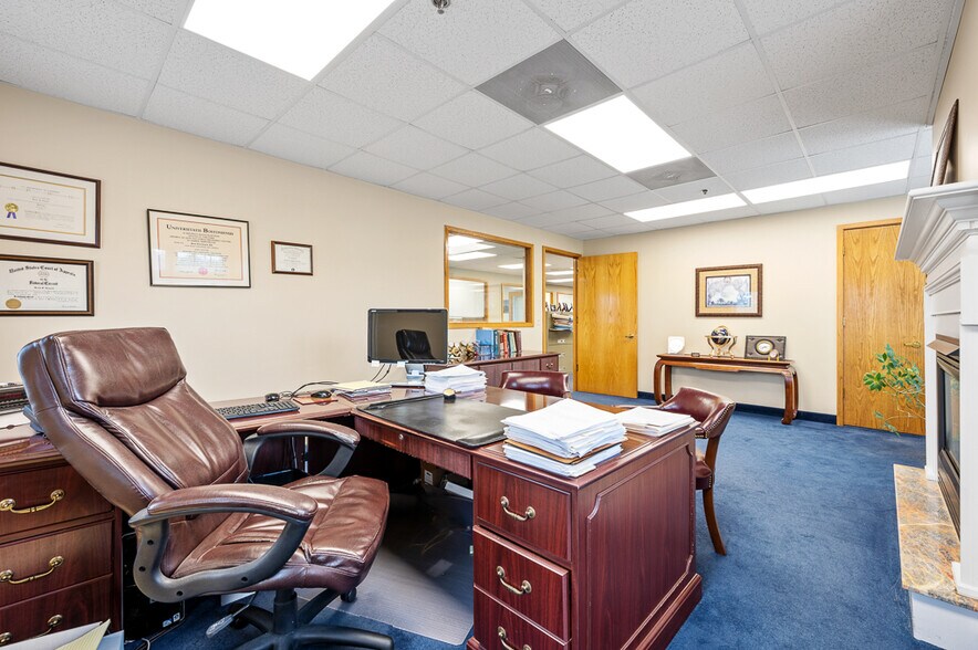 More Photos Of 176 East Main St, Westborough Medical For Sale