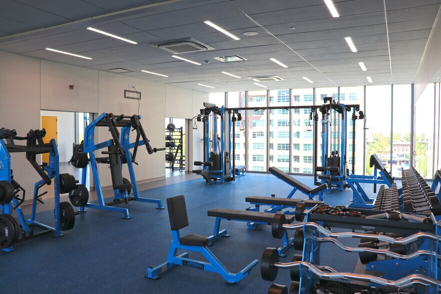 More Photos Of 8001 Forsyth Blvd, Saint Louis Office For Lease