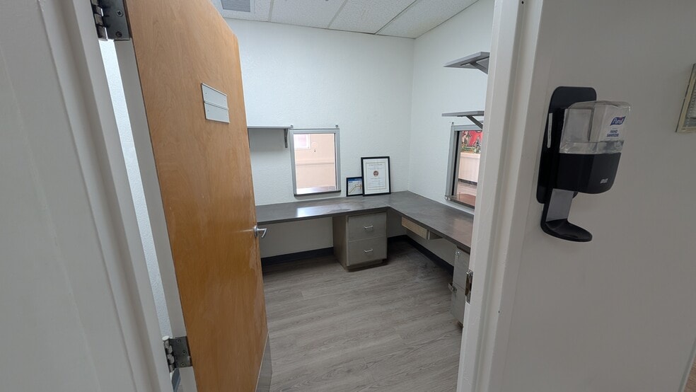 More Photos Of 1221 N Cotton St, El Paso Healthcare For Sale