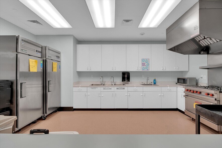 More Photos Of 20417 S University Blvd, Missouri City Schools For Lease