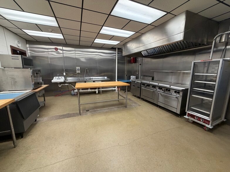 More Photos Of 52 Nestle Dr, Fulton Lodge Meeting Hall For Sale
