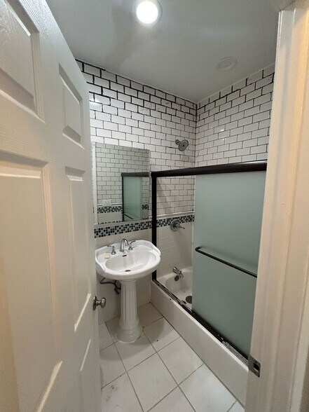 More Photos Of 40 Water St, New York Office Residential For Lease