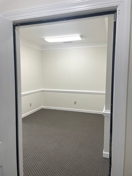 More Photos Of 1344-1346 Ashley Sq, Winston-Salem Office Residential For Lease