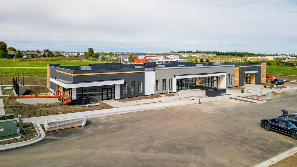 More Photos Of 3629 Sarah Pl NW, Rochester Storefront Retail Office For Lease