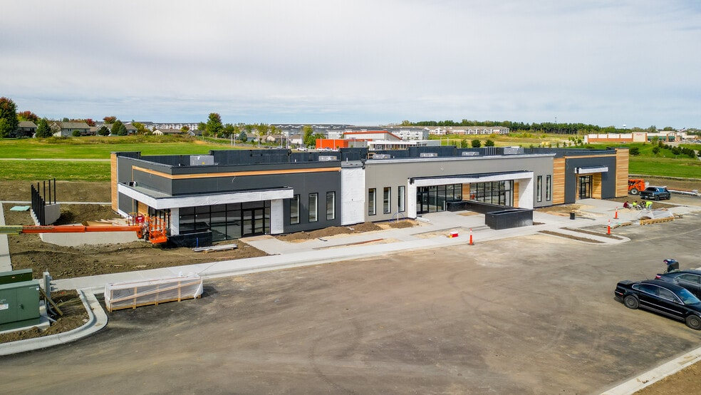 More Photos Of 3629 Sarah Pl NW, Rochester Storefront Retail Office For Lease