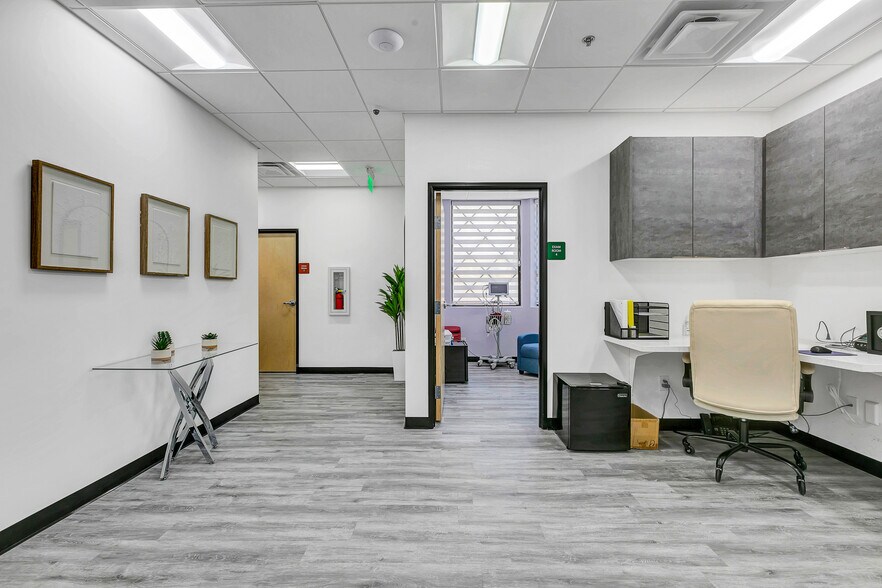 More Photos Of 4105 N 20th St, Phoenix Medical For Lease