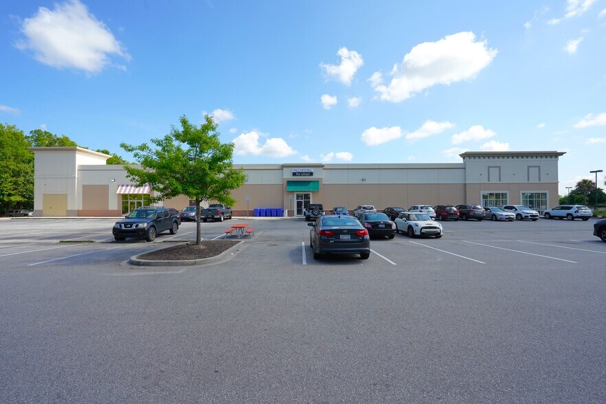 More Photos Of 4952 Centre Pointe Dr, North Charleston Freestanding For Lease