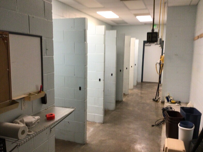 More Photos Of 1 Otter Creek Cir, Little Rock Veterinarian Kennel For Sale