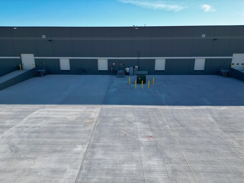 More Photos Of 15707 Terrazzo dr, Colorado Springs Showroom For Lease